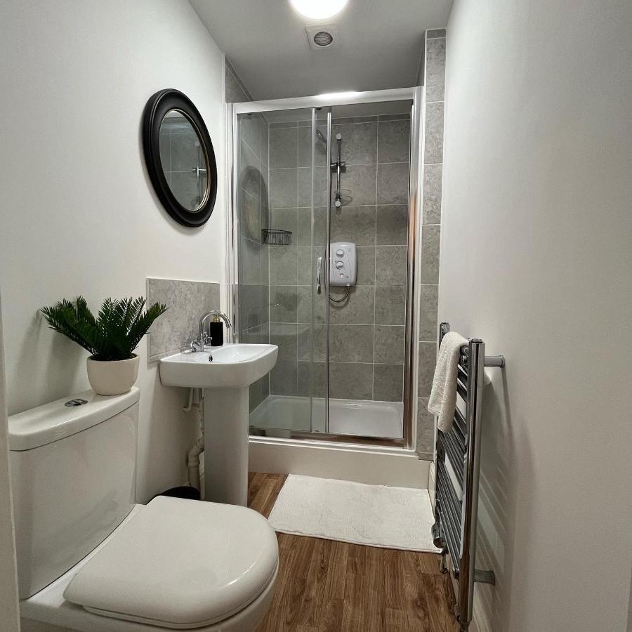 Apartment Modern In Central Lincoln