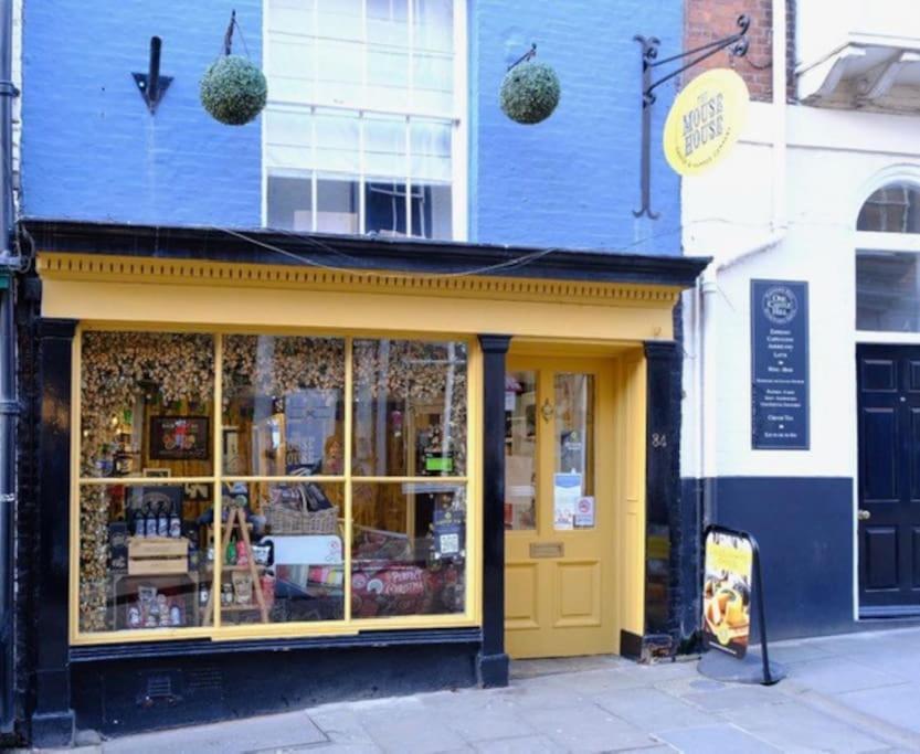16 St Martins Near To Steep Hill *
