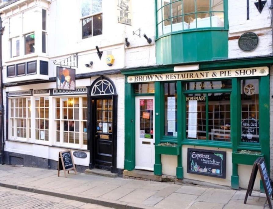 16 St Martins Near To Steep Hill *