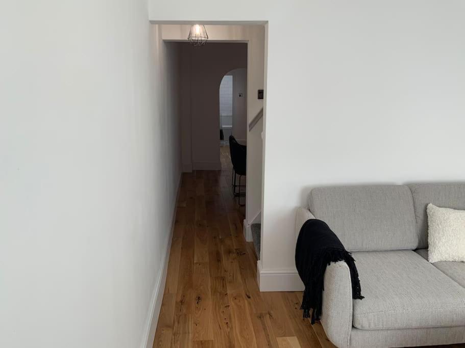 Holiday home Centrally Located In Of Idas Place - Two Bedrooms Each With A Kingsize Bed *