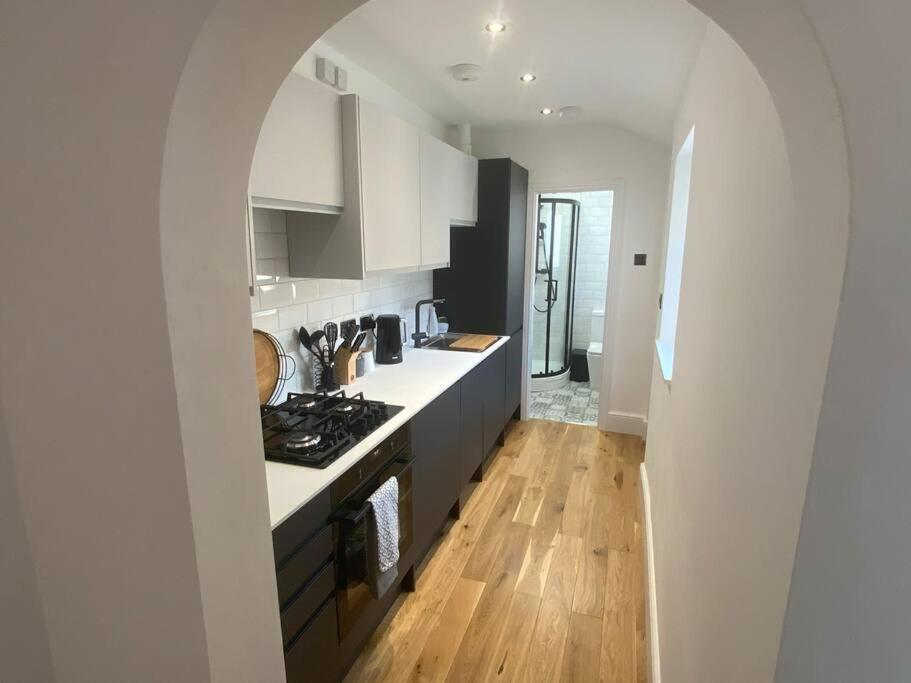 Holiday home Centrally Located In Of Idas Place - Two Bedrooms Each With A Kingsize Bed