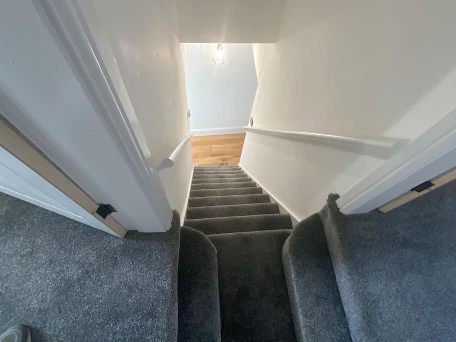 Holiday home Centrally Located In Of Idas Place - Two Bedrooms Each With A Kingsize Bed *