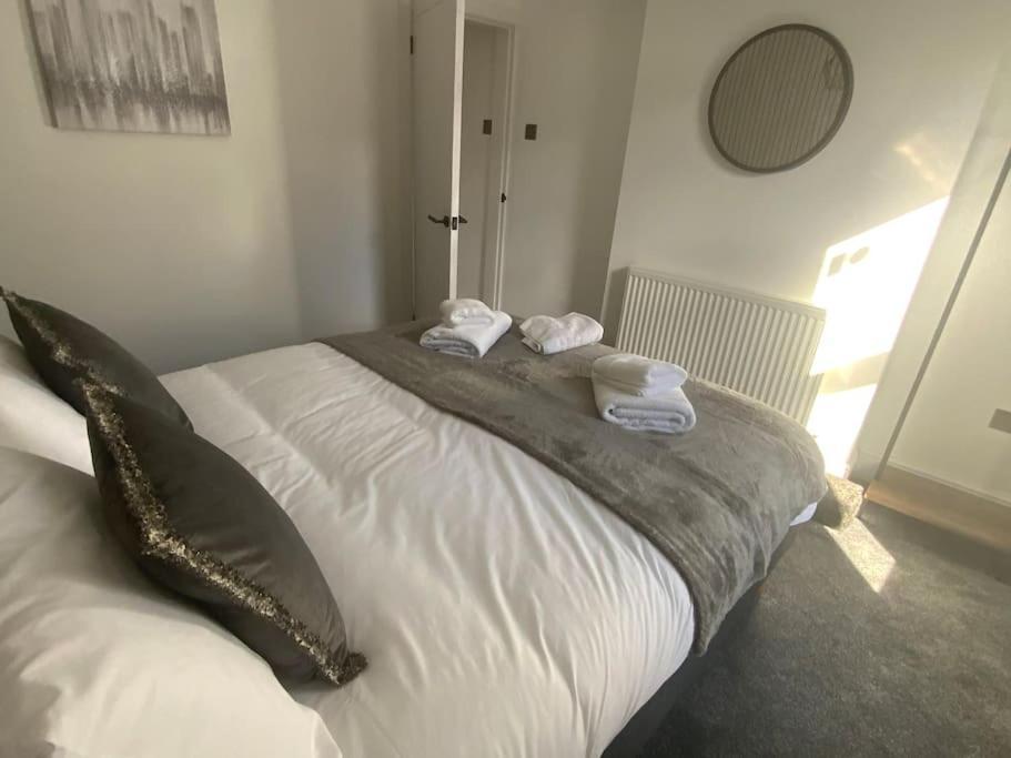 Centrally Located In Of Idas Place - Two Bedrooms Each With A Kingsize Bed Holiday home *