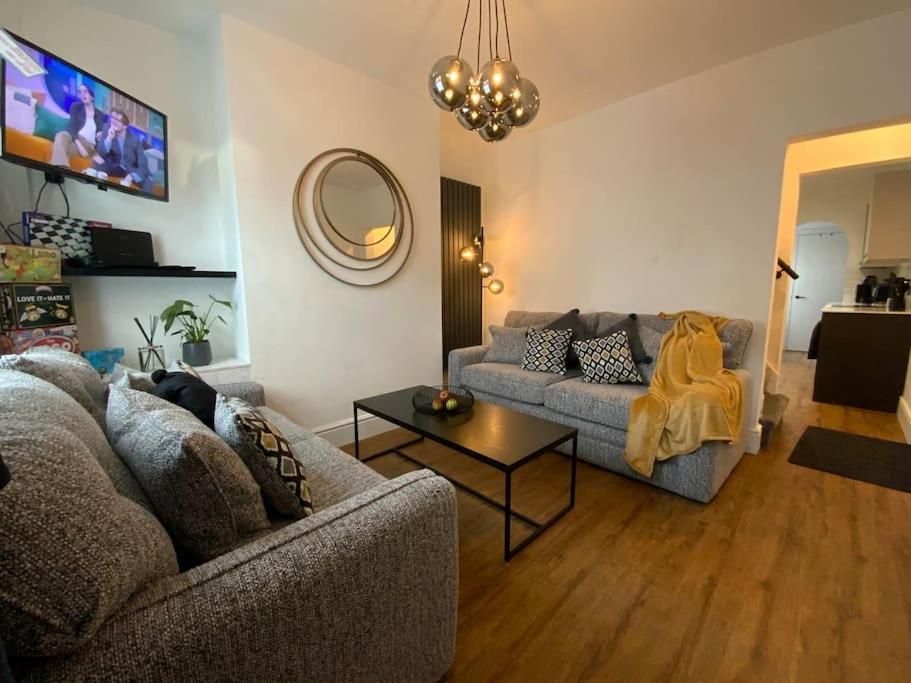 Holiday home Centrally Located To The Of *