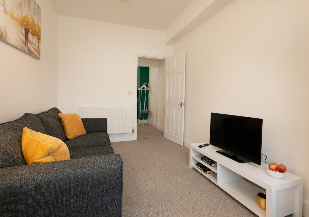 Apartment Near Hospital, Netflix, Sleeps Up To 3, Fast Wi-fi *
