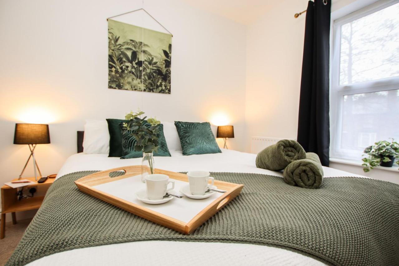 Stylish, Homely City Centre 3 Bed Property Sleeps 6 *