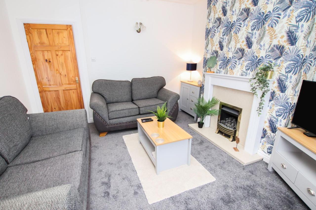 Stylish, Homely City Centre 3 Bed Property Sleeps 6 Holiday home *