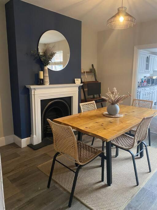Homely 2-bed Terrace With Log Burner *