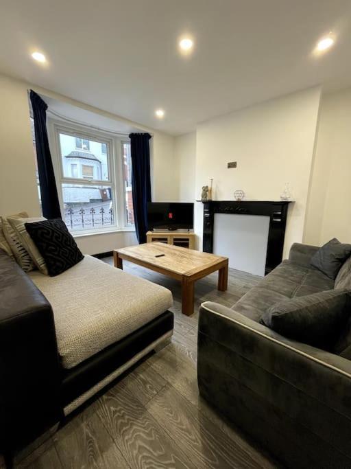 Holiday home Area Terraced House With Private Hot Tub Lincoln