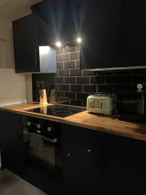 Area Terraced House With Private Hot Tub