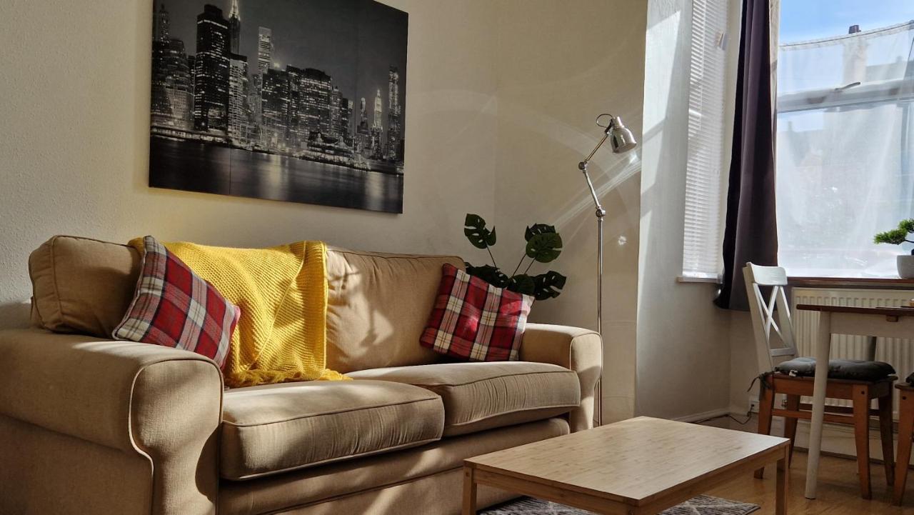 Apartment Spacious 1 Bedroom Near Centre Amenities