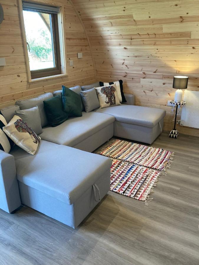 The Man, Eco-friendly Cabin In The Lincolnshire Countryside With Heating And Hot Water Apartment *