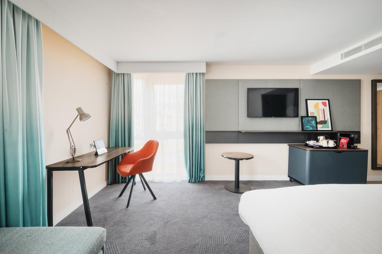 Hotel By Ihg