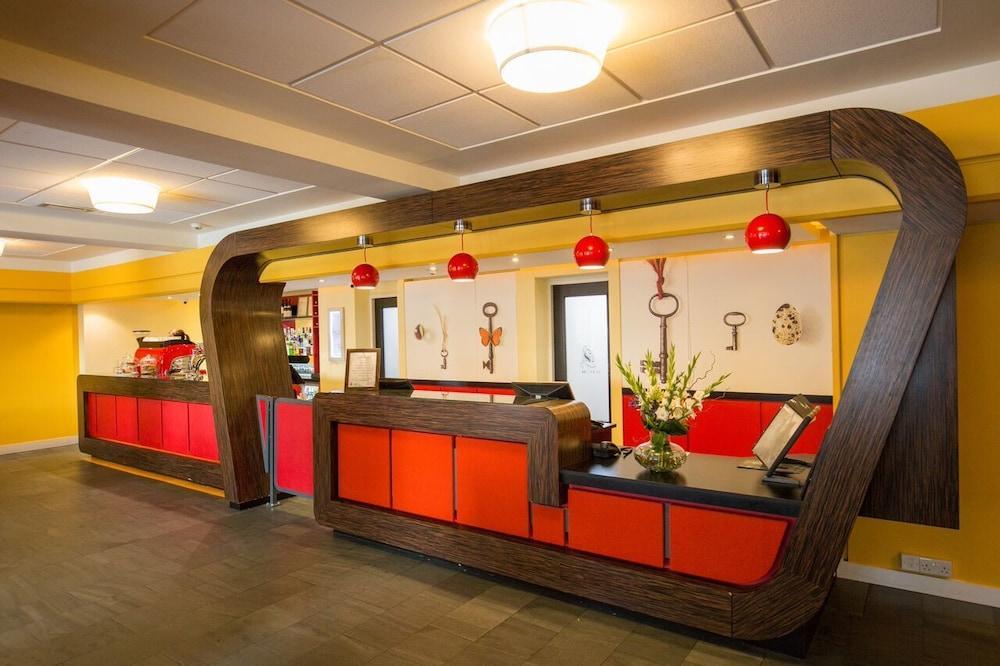 Hotel The