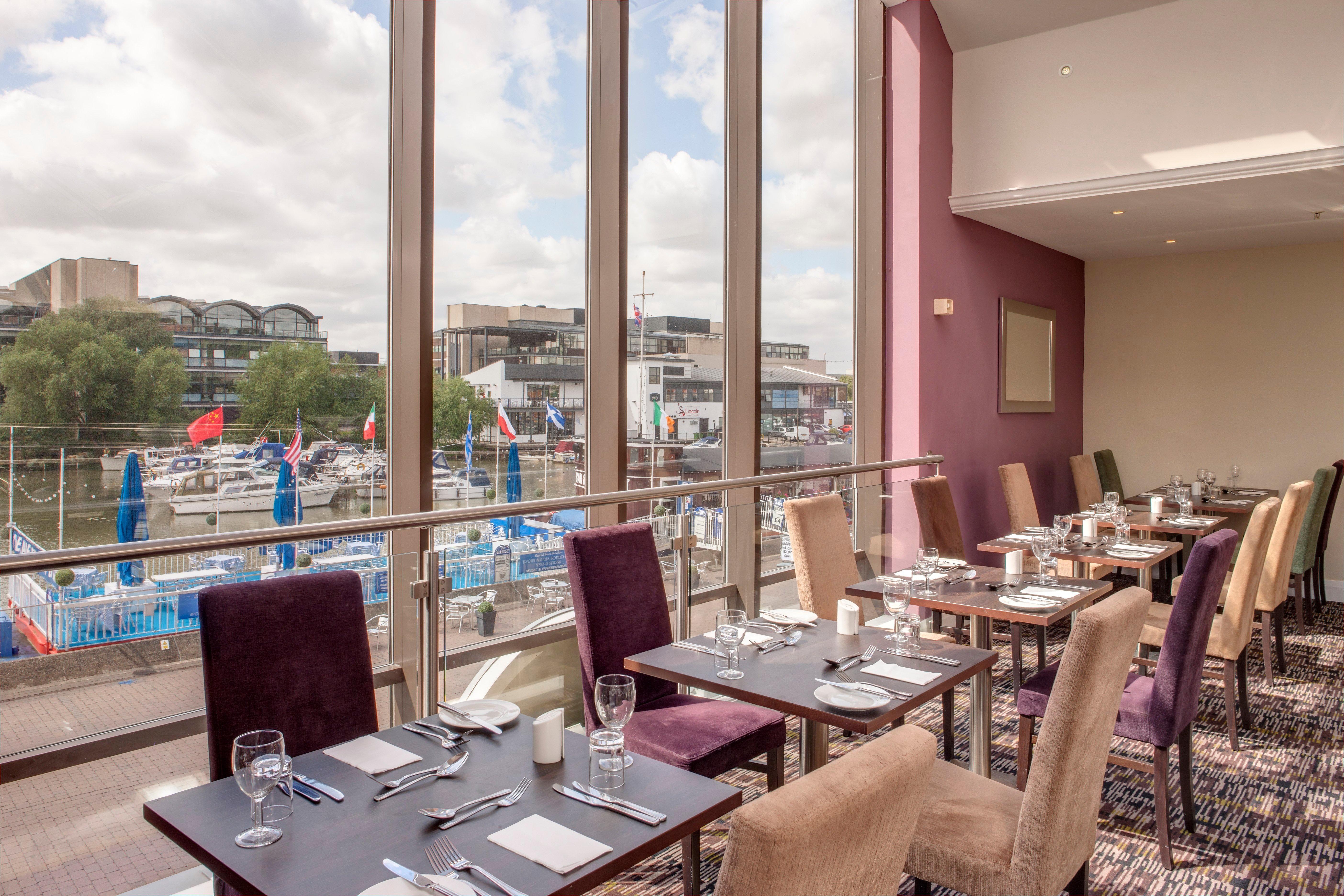 Hotel By Ihg Lincoln