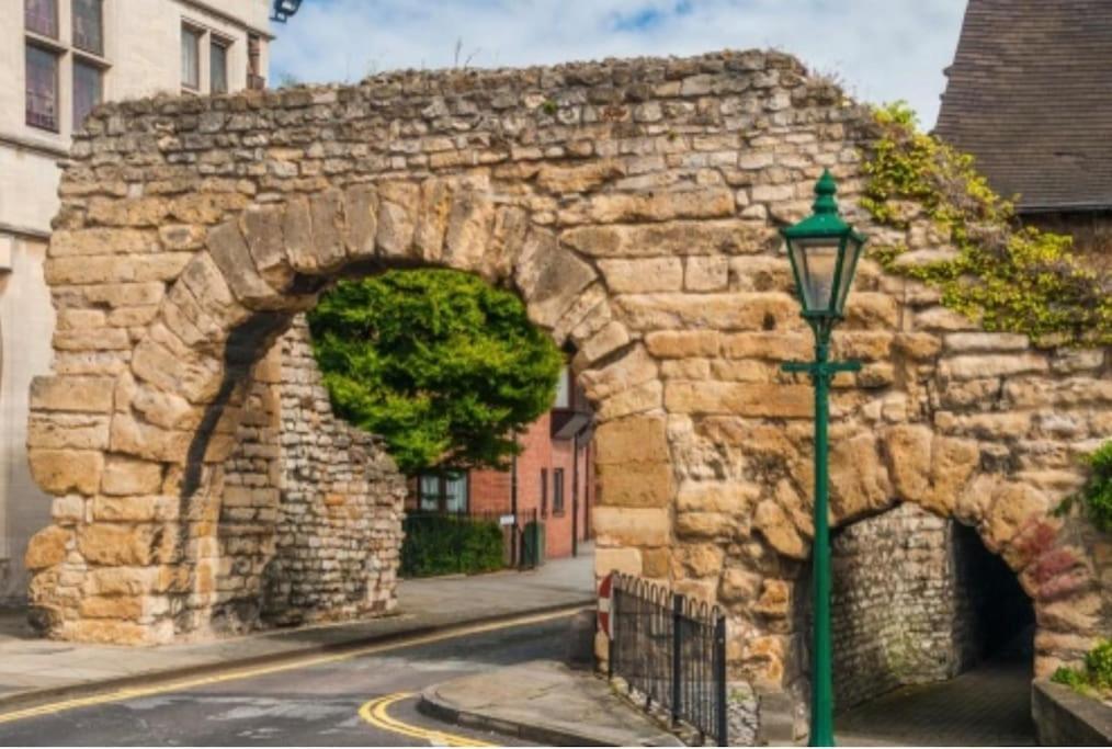 Minster - Cathedral Quarter With Permit Parking