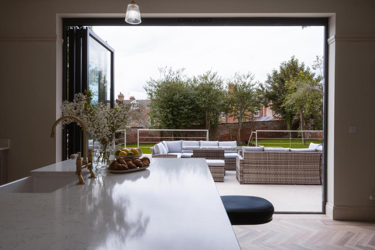 Our House Collective - Luxury In Centre, Hot Tub, Sleeps 16 Casa de férias *