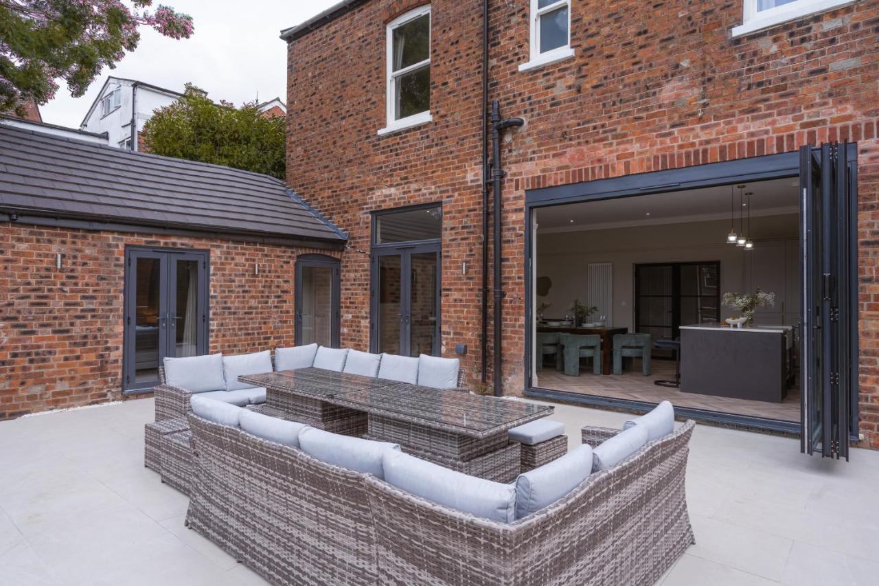 Our House Collective - Luxury In Centre, Hot Tub, Sleeps 16 Lincoln