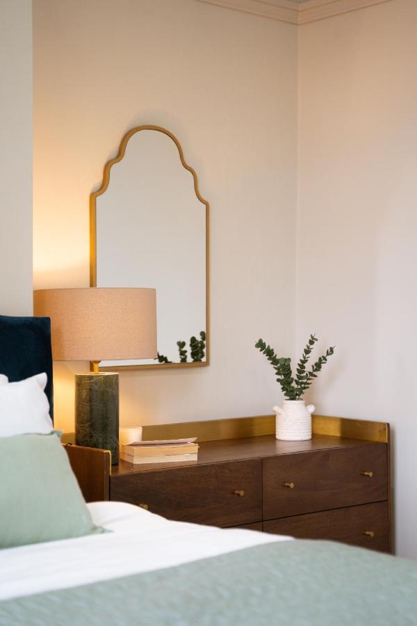 Our House Collective - Luxury In Centre, Hot Tub, Sleeps 16