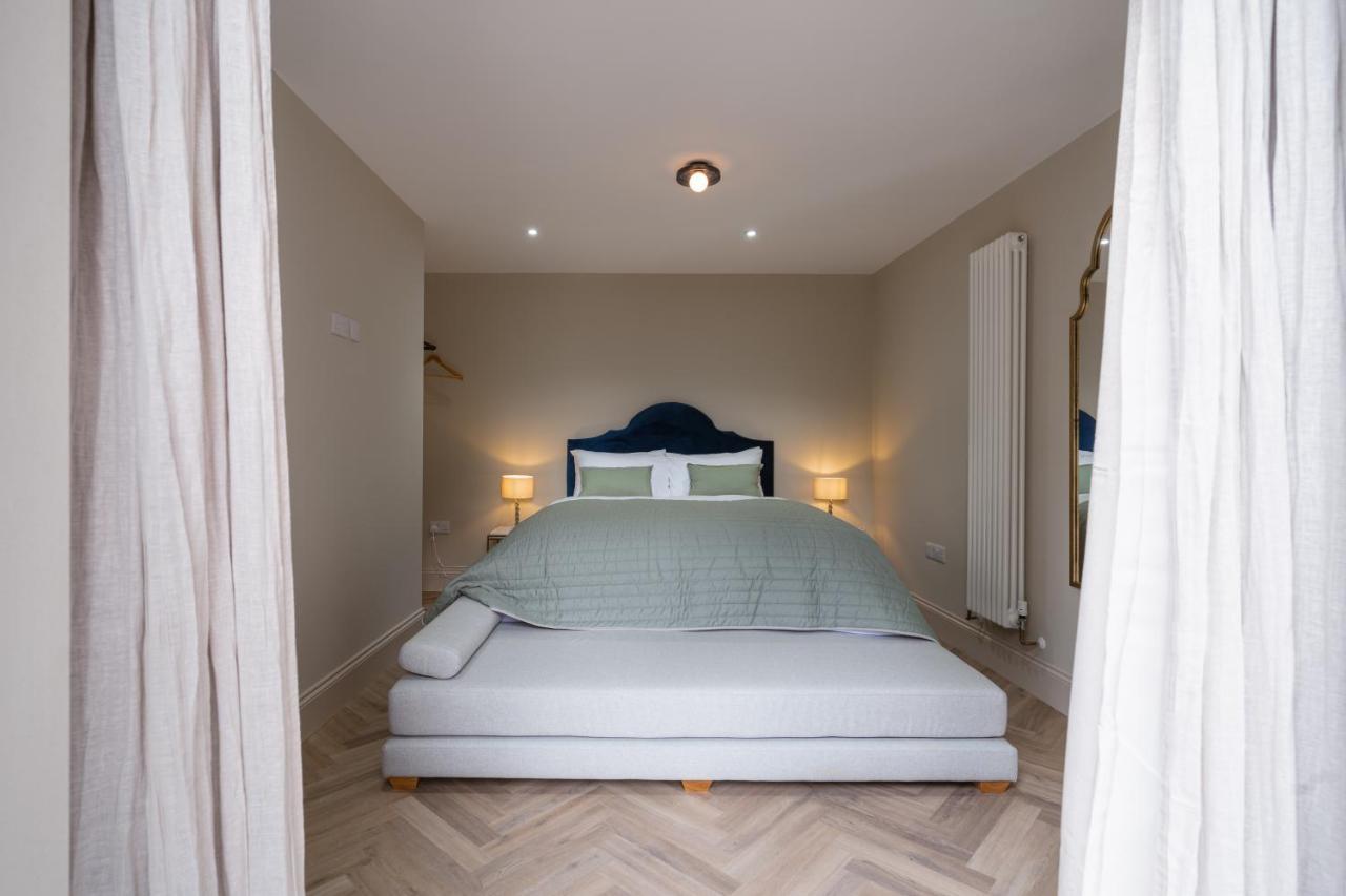 Our House Collective - Luxury In Centre, Hot Tub, Sleeps 16 Holiday home *