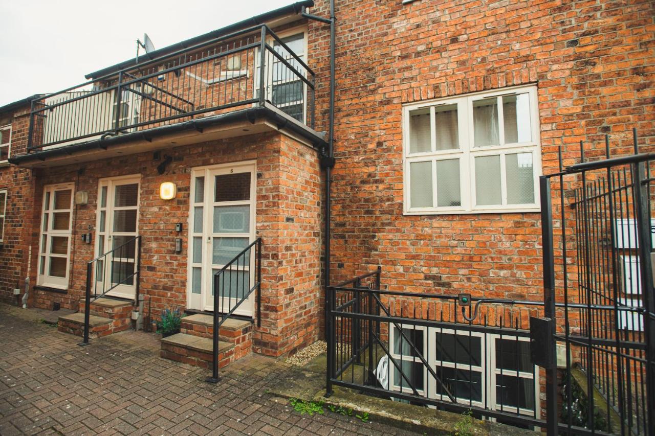 Pass The Keys 2 Bed Flat In Old School House Lincoln