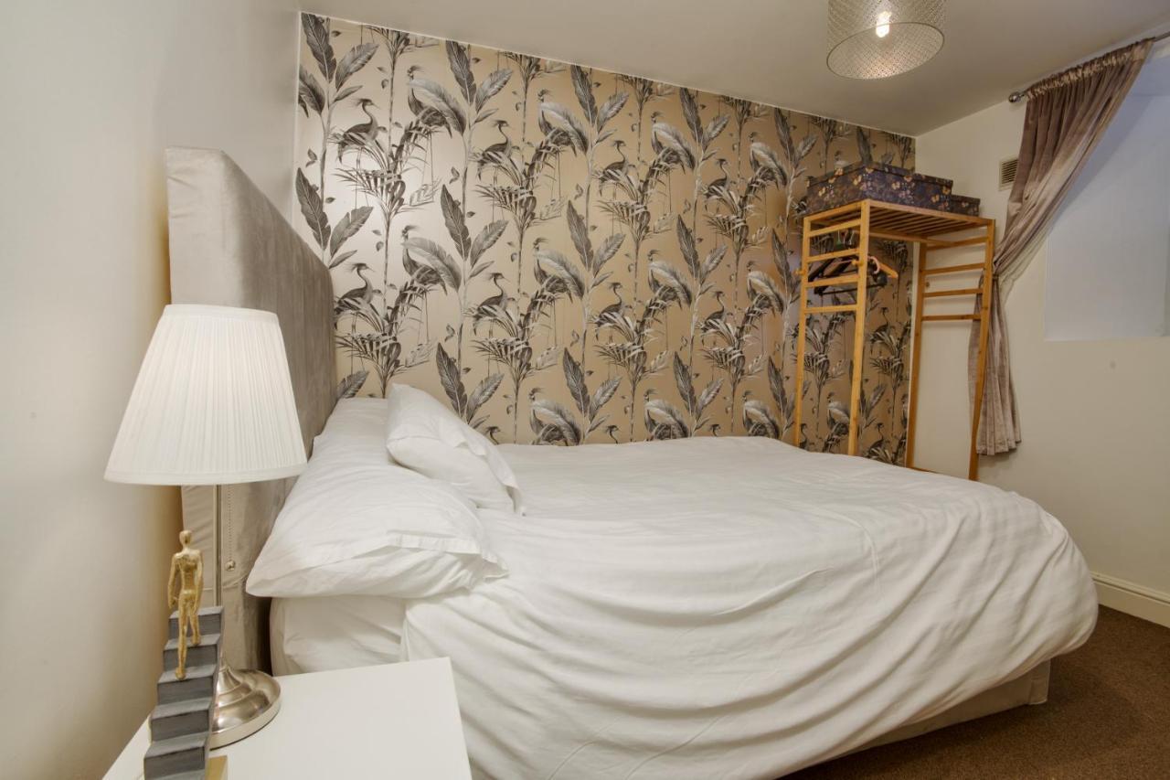 Pass The Keys 2 Bed Flat In Old School House Apartment Lincoln