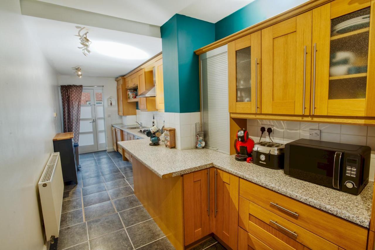Pass The Keys 2 Bed Flat In Old School House * Lincoln