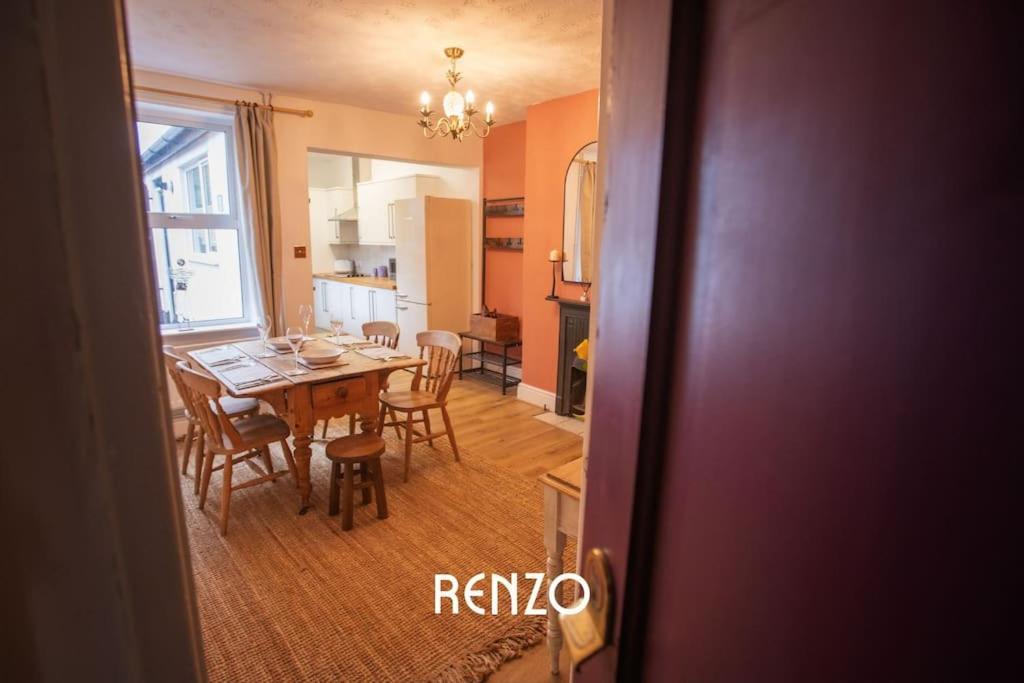 Cosy And Inviting 3-bed In By Renzo, Stunning Design, Close To Cathedral! Lincoln
