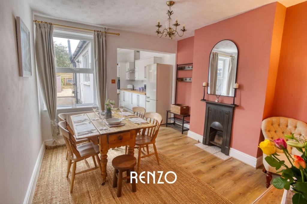 Cosy And Inviting 3-bed In By Renzo, Stunning Design, Close To Cathedral! Apartment