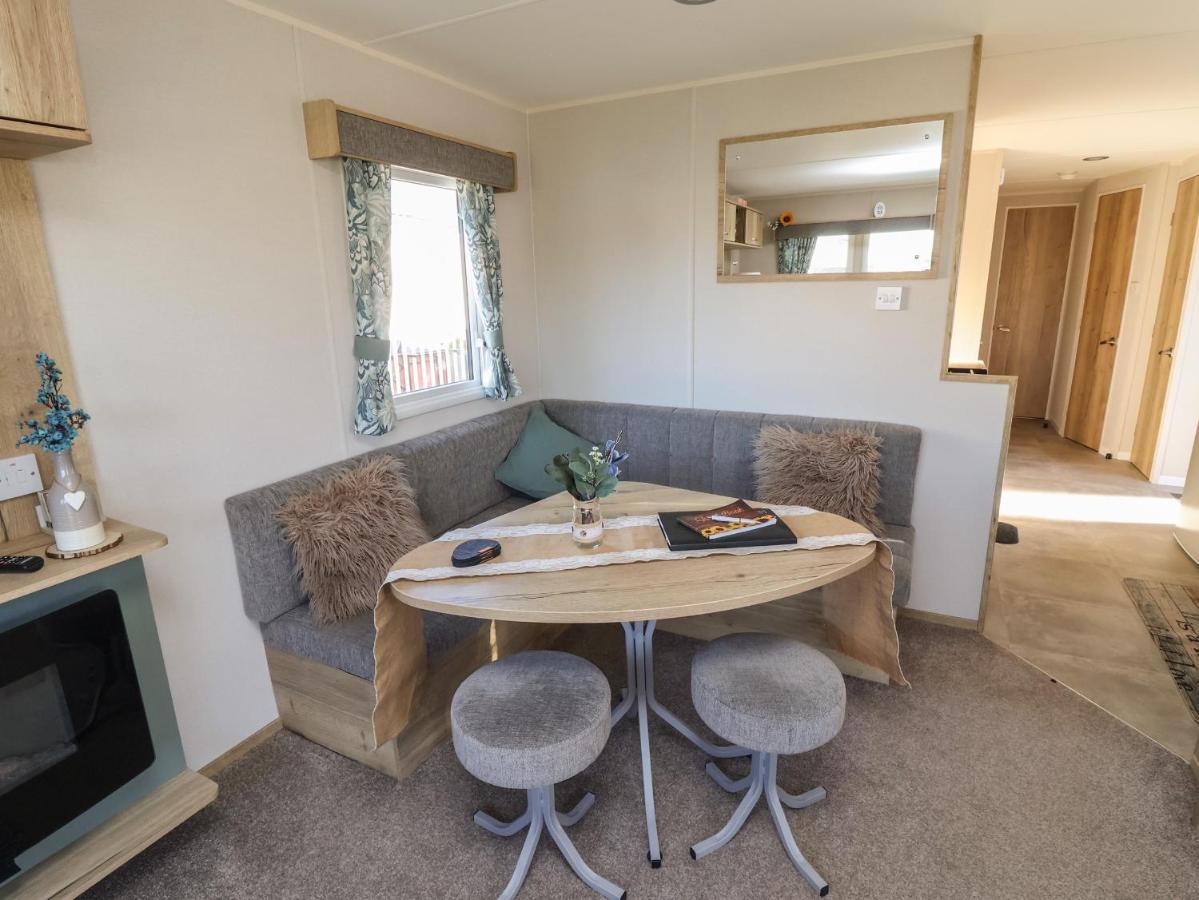 Hd Retreat Lincoln