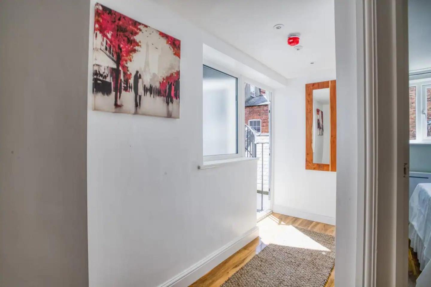 Pass The Keys 1- Silver Street - Spacious Flat In The Centre Apartment *