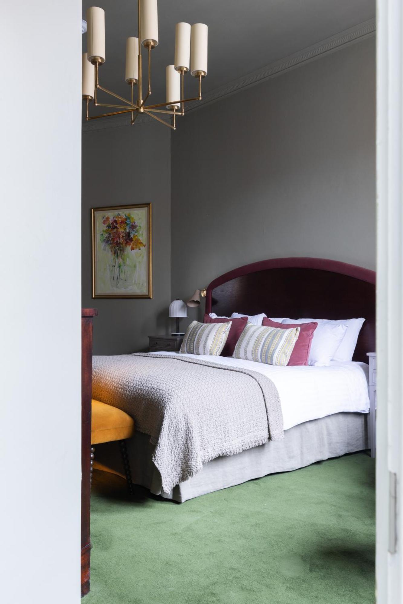 The White Hart 4*