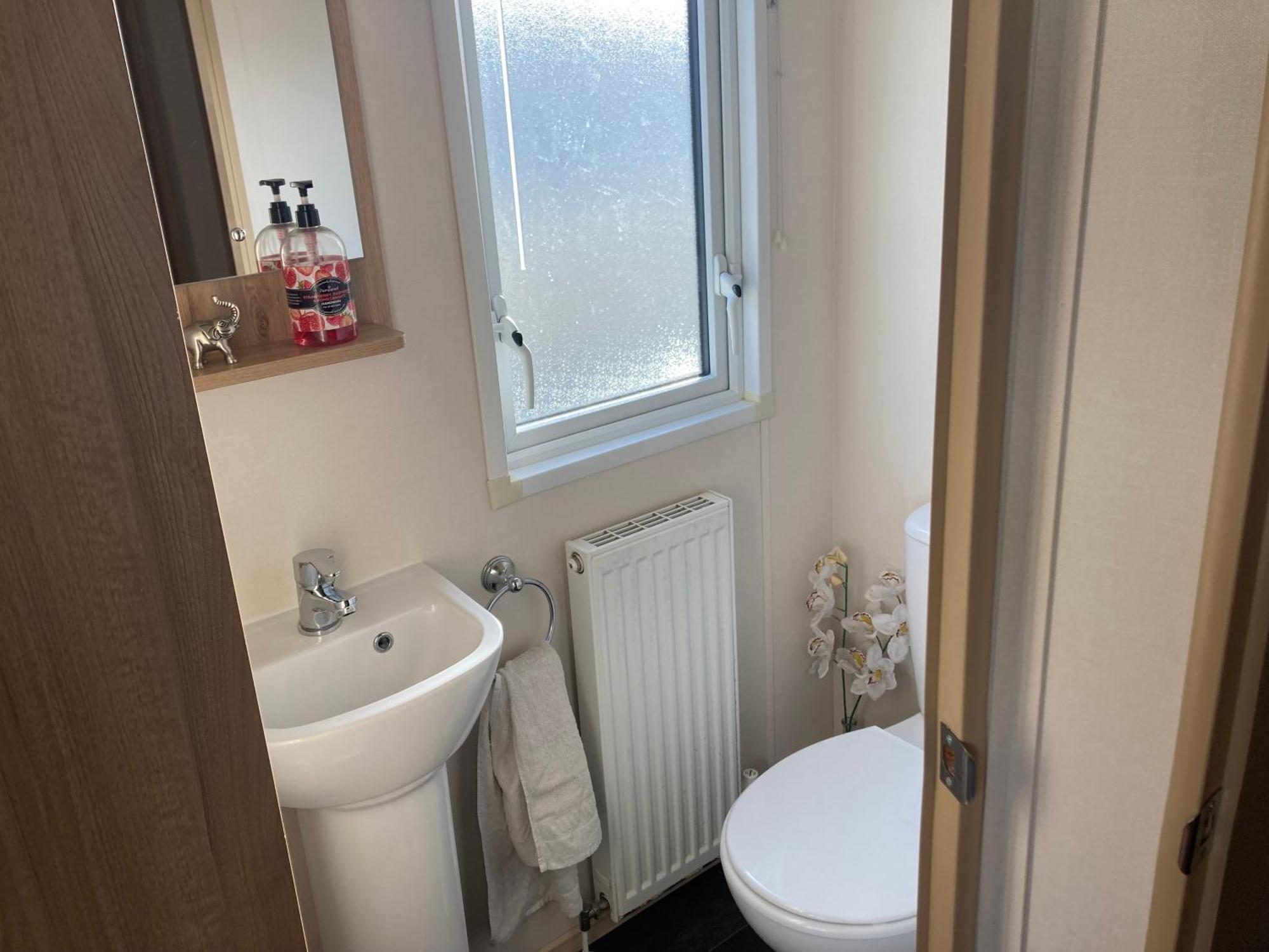 Holiday home Luxury Pet Friendly Hot Tub Breaks At Tattershall *