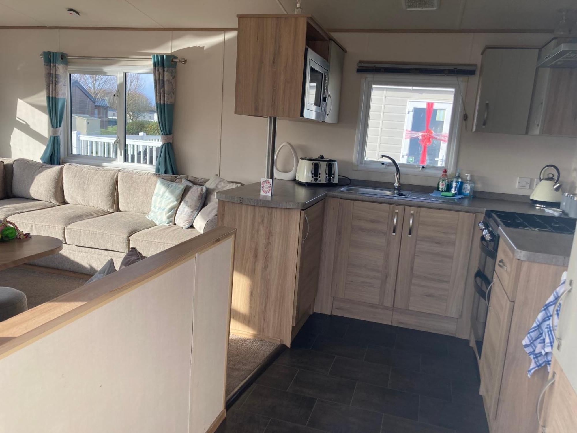 Luxury Pet Friendly Hot Tub Breaks At Tattershall * Lincoln