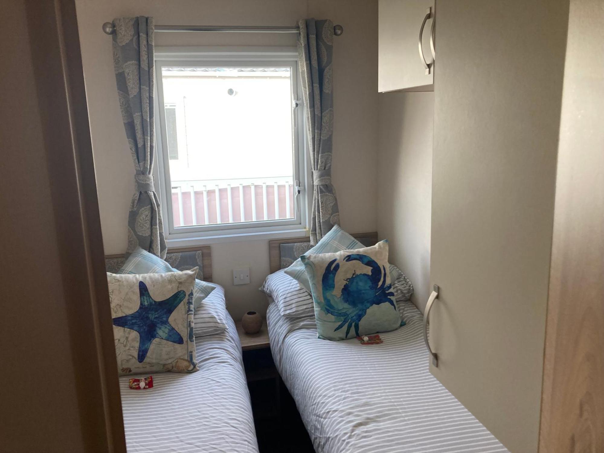 Luxury Pet Friendly Hot Tub Breaks At Tattershall Holiday home Lincoln