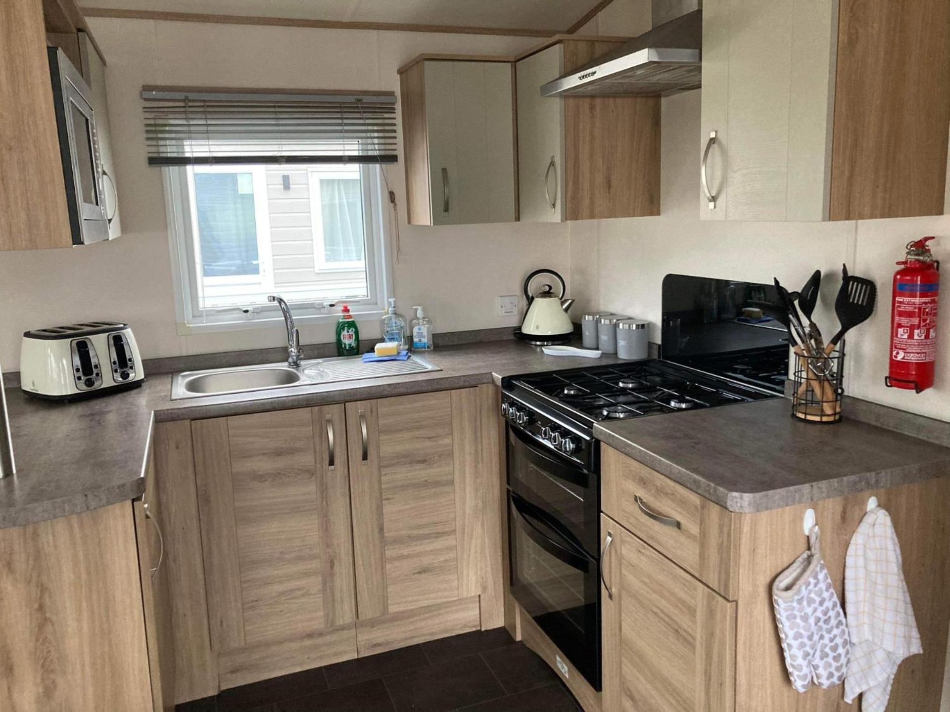 Luxury Pet Friendly Hot Tub Breaks At Tattershall Holiday home *