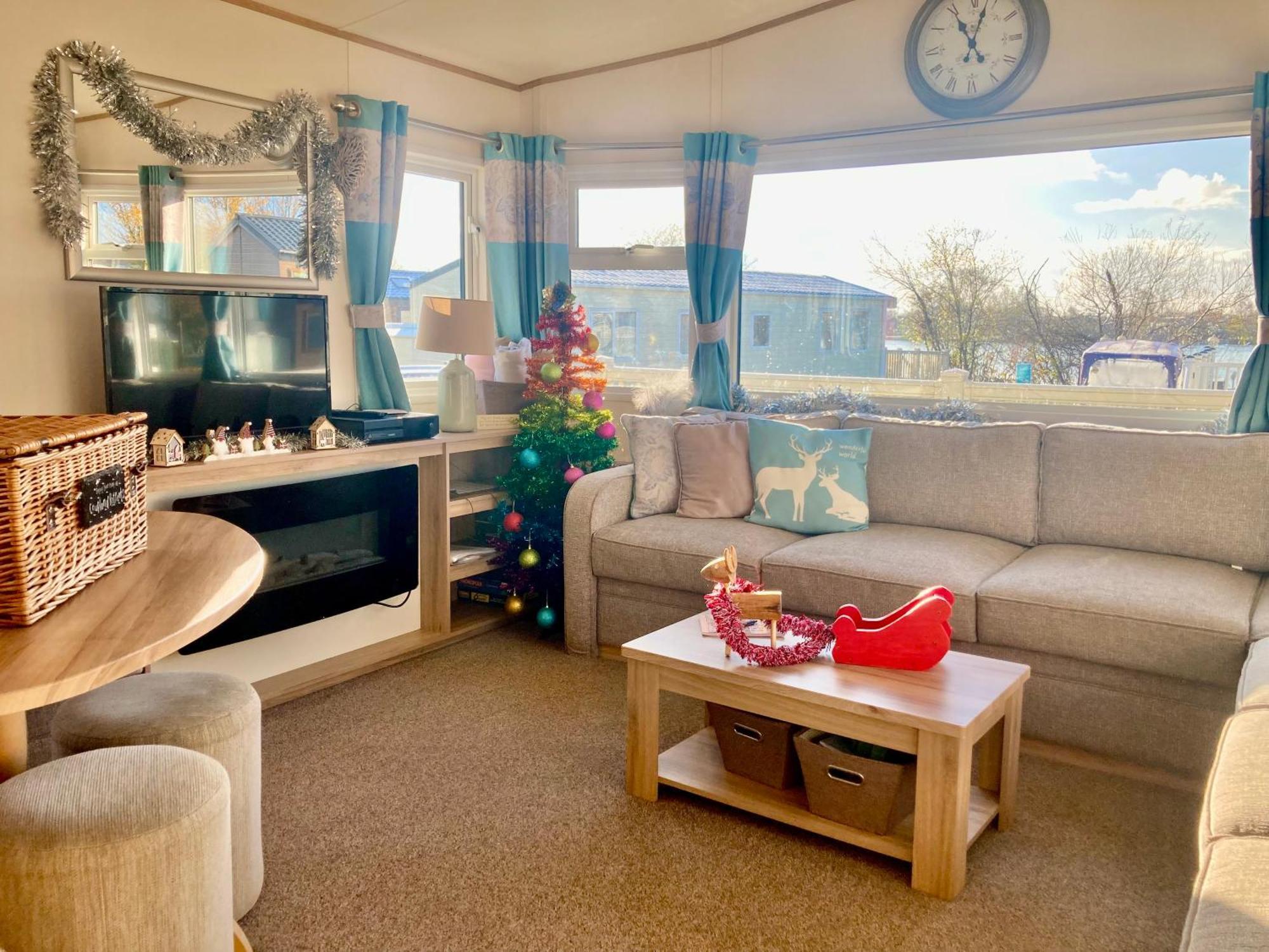Luxury Pet Friendly Hot Tub Breaks At Tattershall