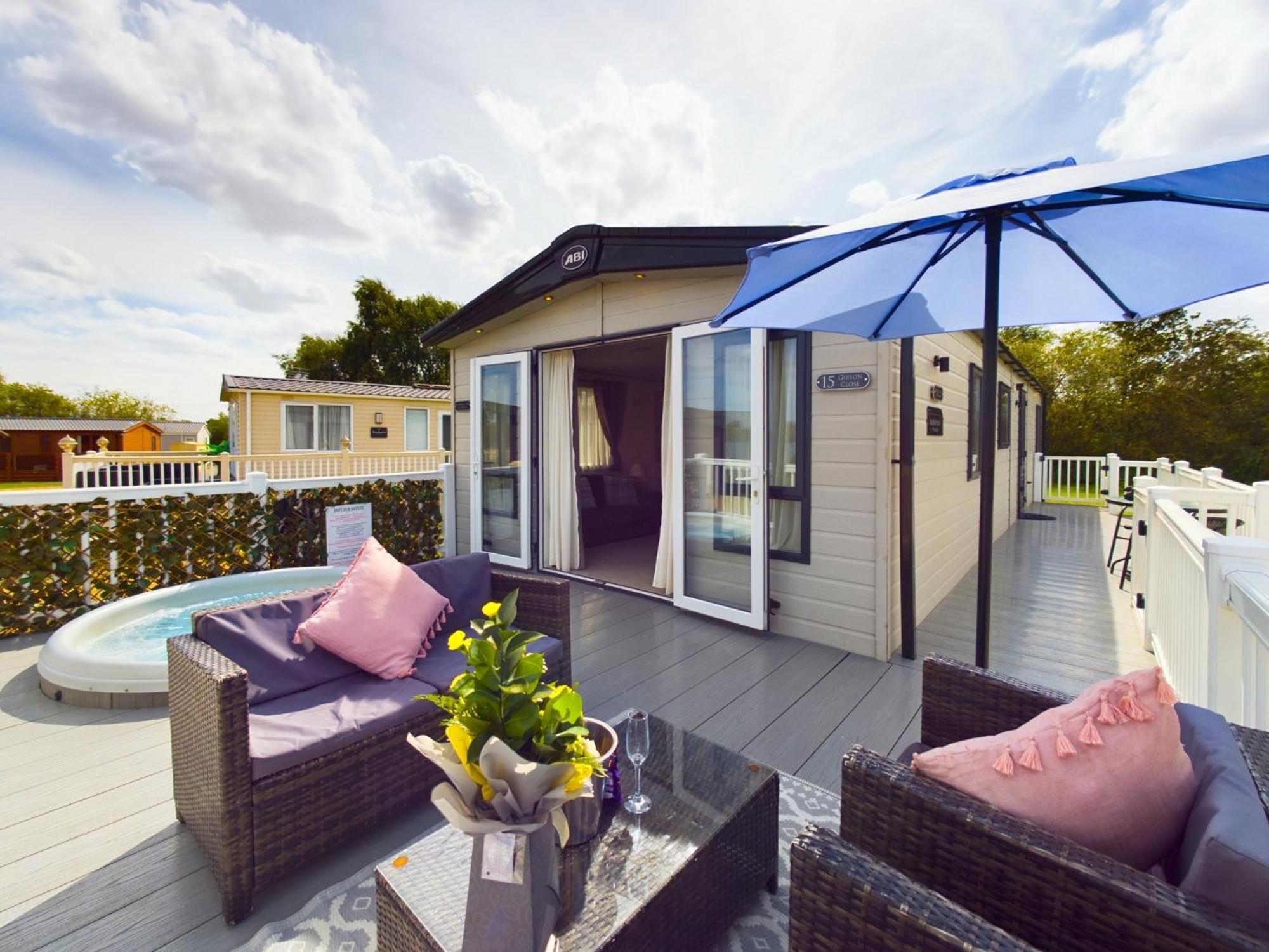 Tattershall Lakes Mini Breaks - Gibson Close Lincoln