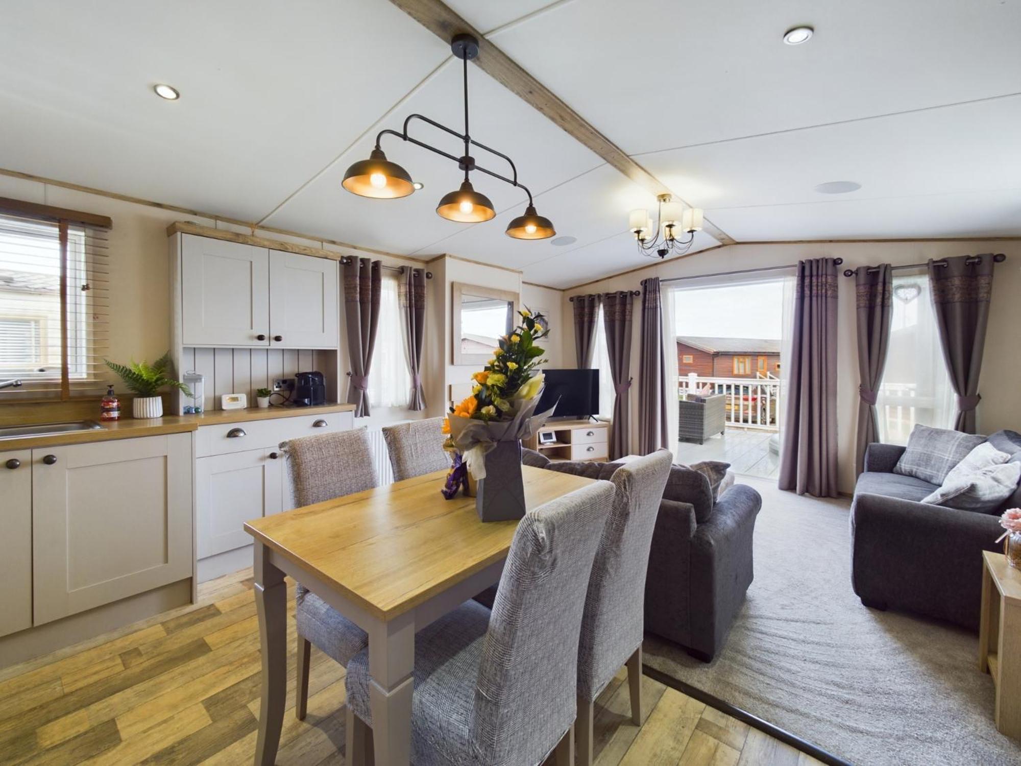 Tattershall Lakes Mini Breaks - Gibson Close *
