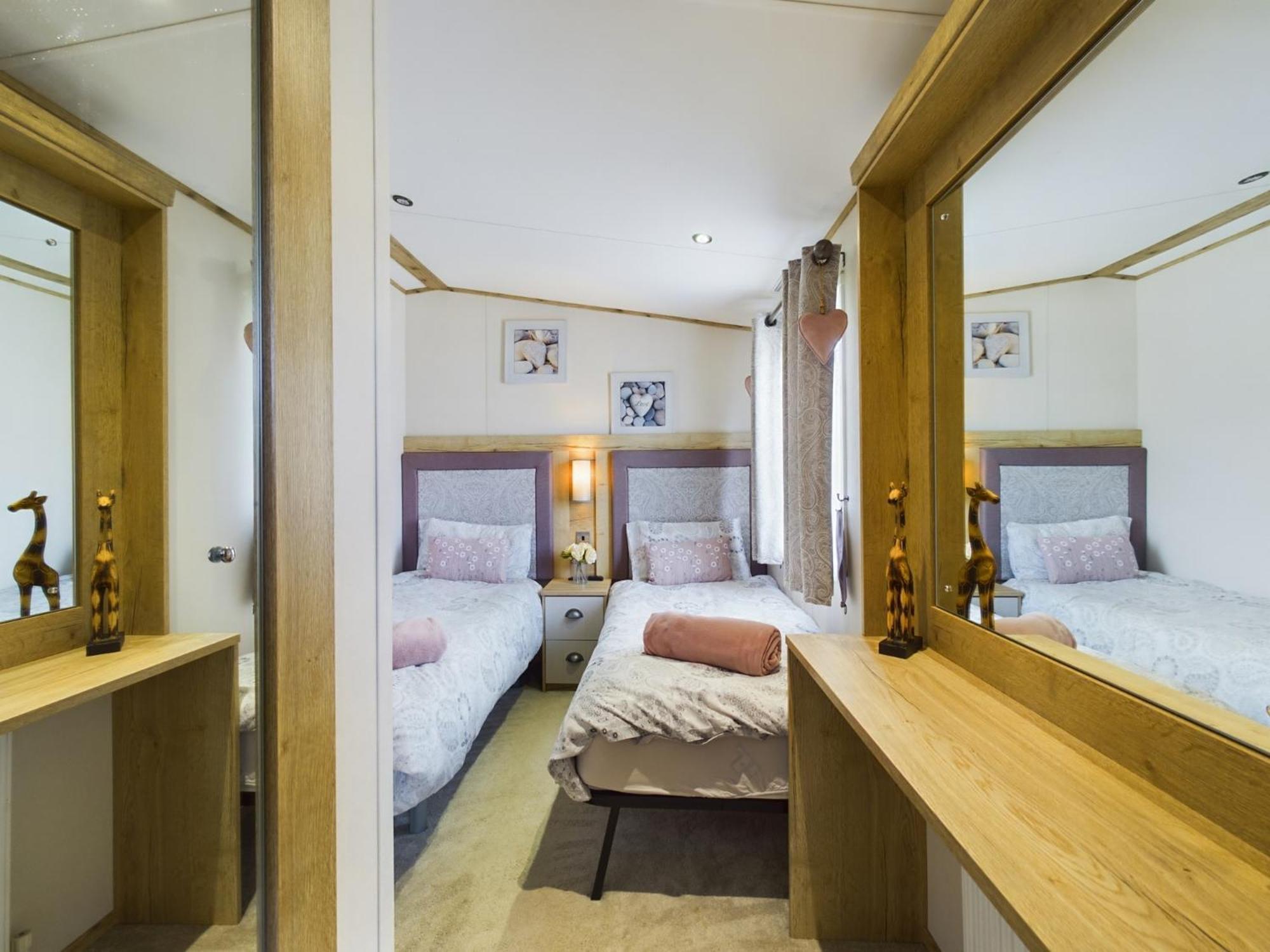 Tattershall Lakes Mini Breaks - Gibson Close Holiday home *