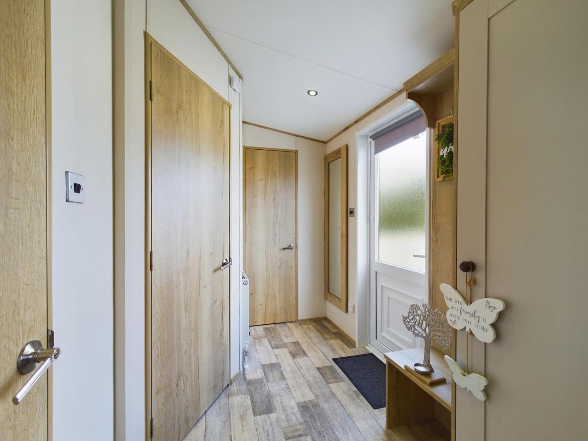 Tattershall Lakes Mini Breaks - Gibson Close Lincoln