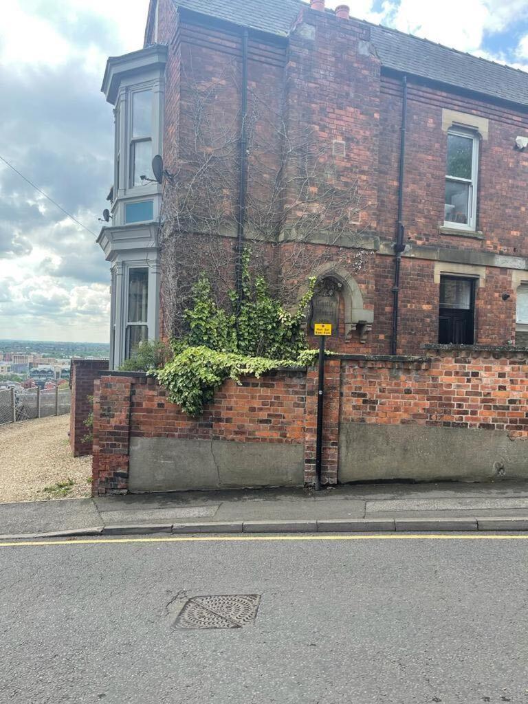 Castle Mount * Lincoln