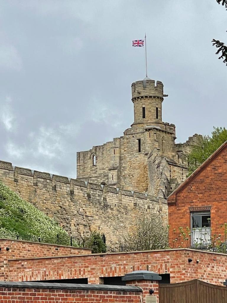 Apartment Castle Mount Lincoln