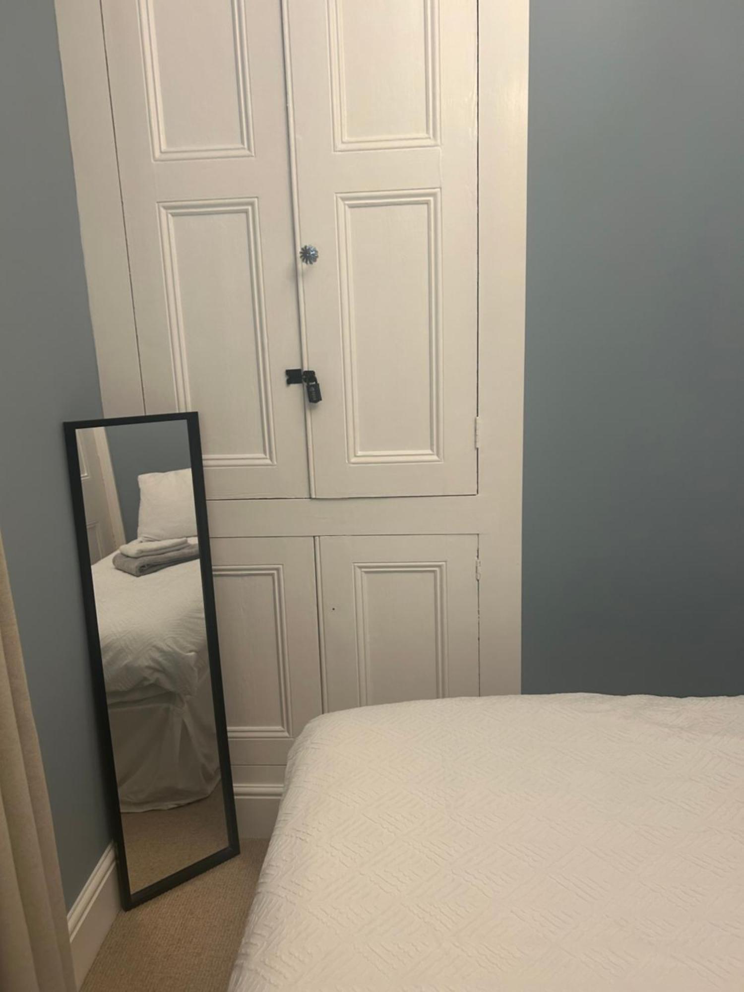 Choristers Mews: Luxury A Stones Throw From The Cathedral! Holiday home *