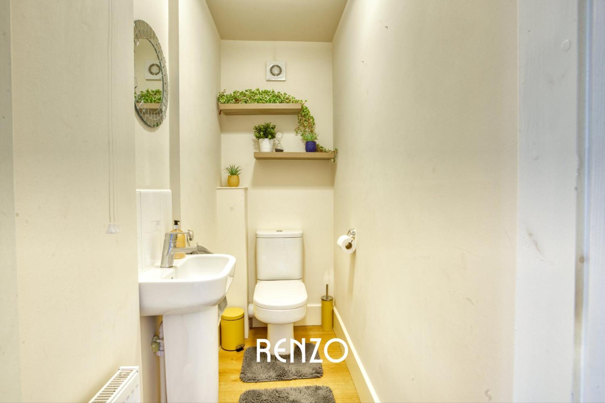 Sentimental And Homely 3-bed In By Renzo, Amazing Location, Close To Cathedral And Castle!