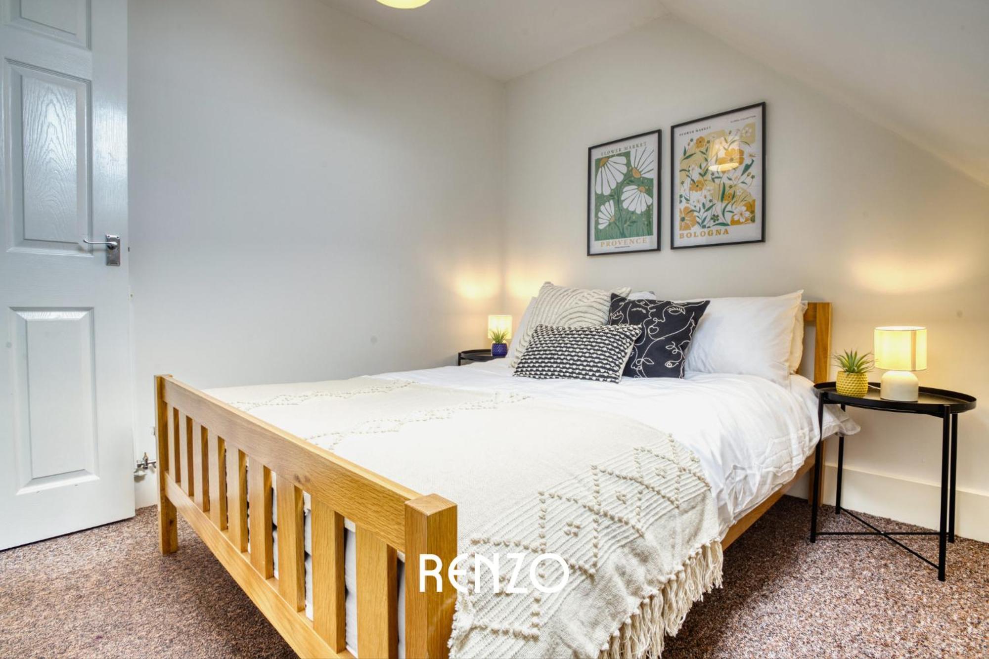 Sentimental And Homely 3-bed In By Renzo, Amazing Location, Close To Cathedral And Castle!
