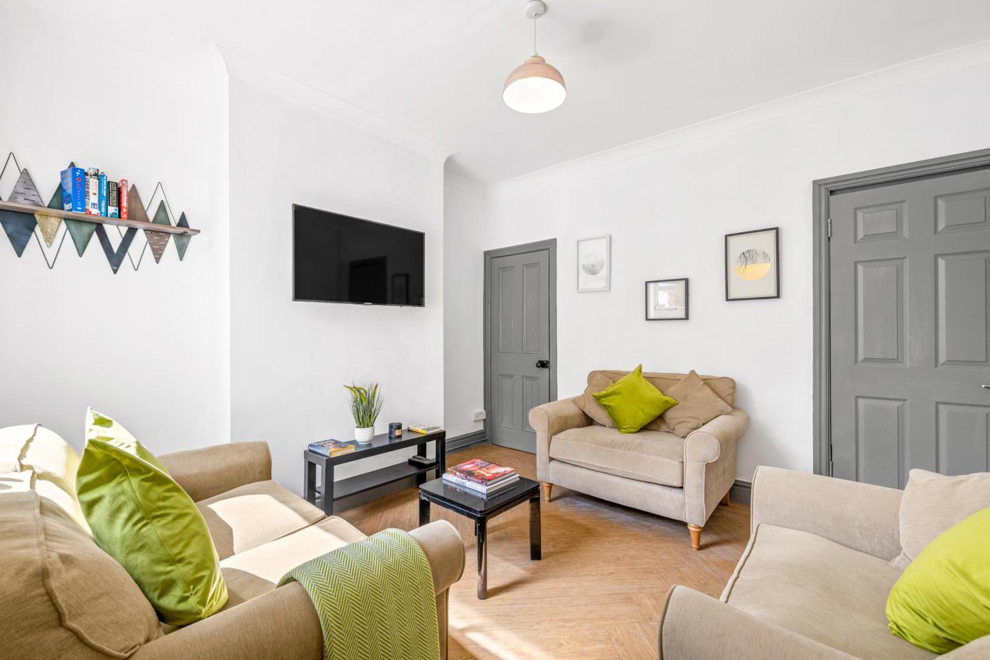Lincoln House Close To City And University!