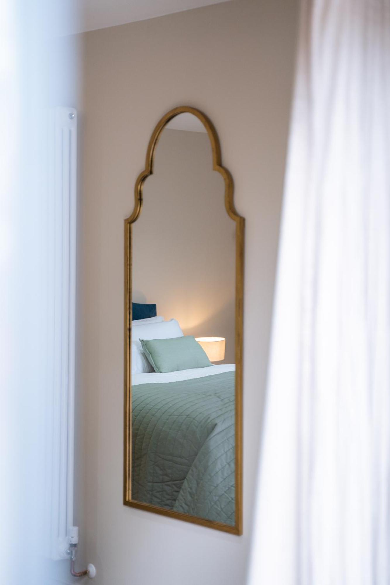Our House Collective - Luxury In Centre, Hot Tub, Sleeps 16 Holiday home *