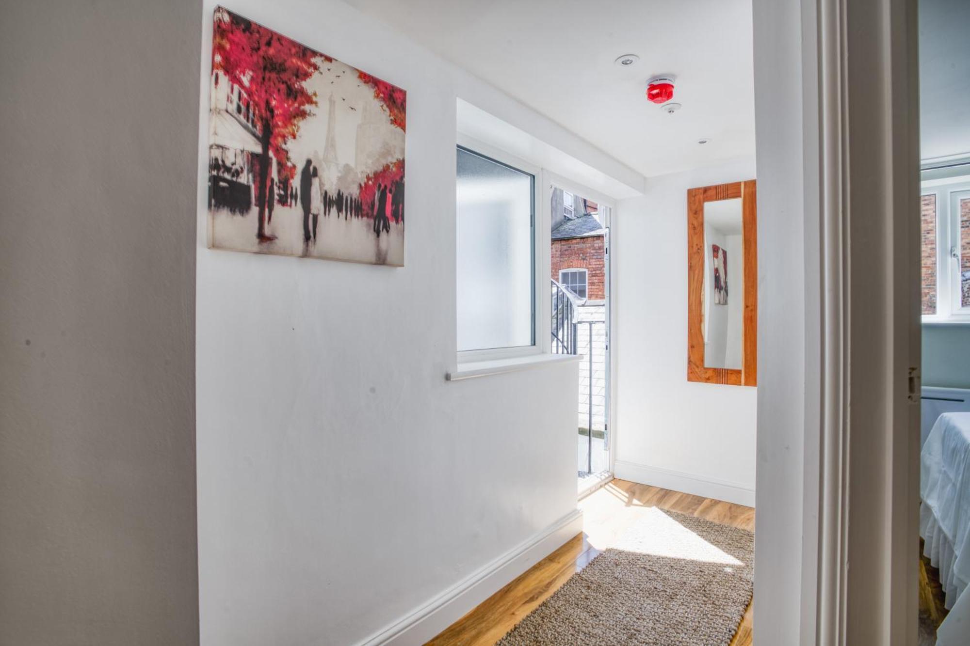 Spacious Center 2 Bed Free Wifi