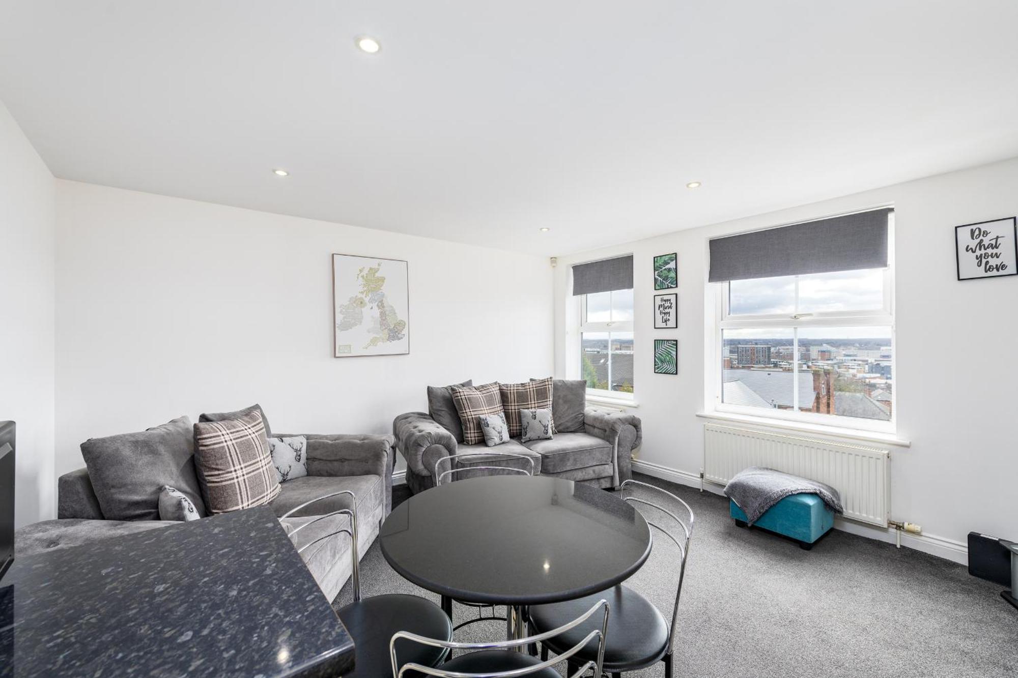 Apartment Centre Charming 2 Bed Lovely Apartment-snugstaff